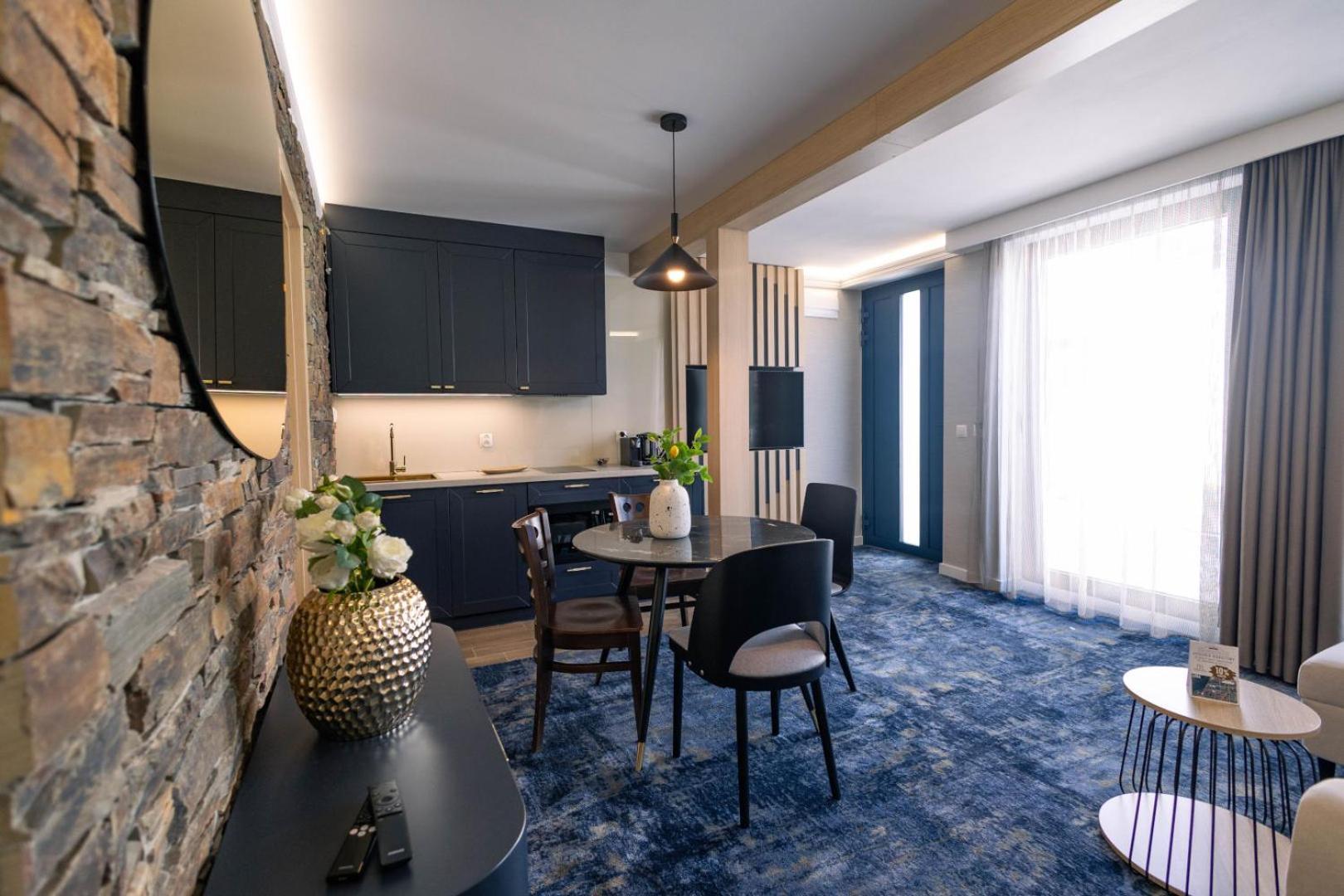 Boulevard Boutique Suites Леба Экстерьер фото